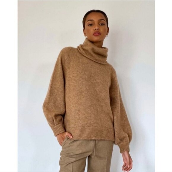 Aritzia Babaton | Adichie Oversized turtleneck Sweater Constant Camel - Picture 2 of 10